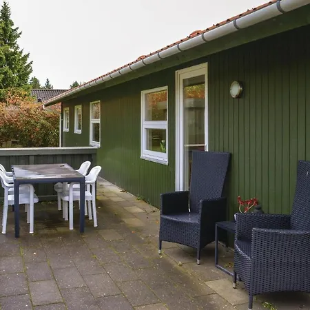 Vakantiehuis Three-Bedroom Holiday Home in Hemmet Hemmet