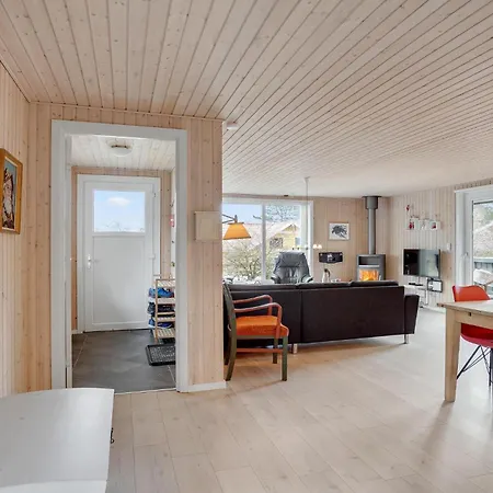 Three-Bedroom Holiday Home in Hemmet Vakantiehuis