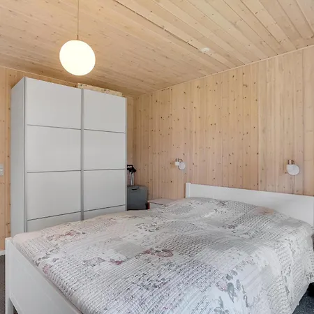 Vakantiehuis Three-Bedroom Holiday Home in Hemmet *