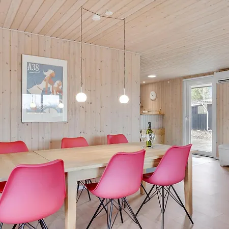 Three-Bedroom Holiday Home in Hemmet Hemmet