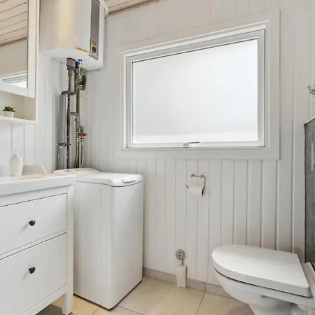Three-Bedroom Holiday Home in Hemmet Vakantiehuis *