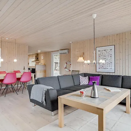 Three-Bedroom Holiday Home in Hemmet * Hemmet